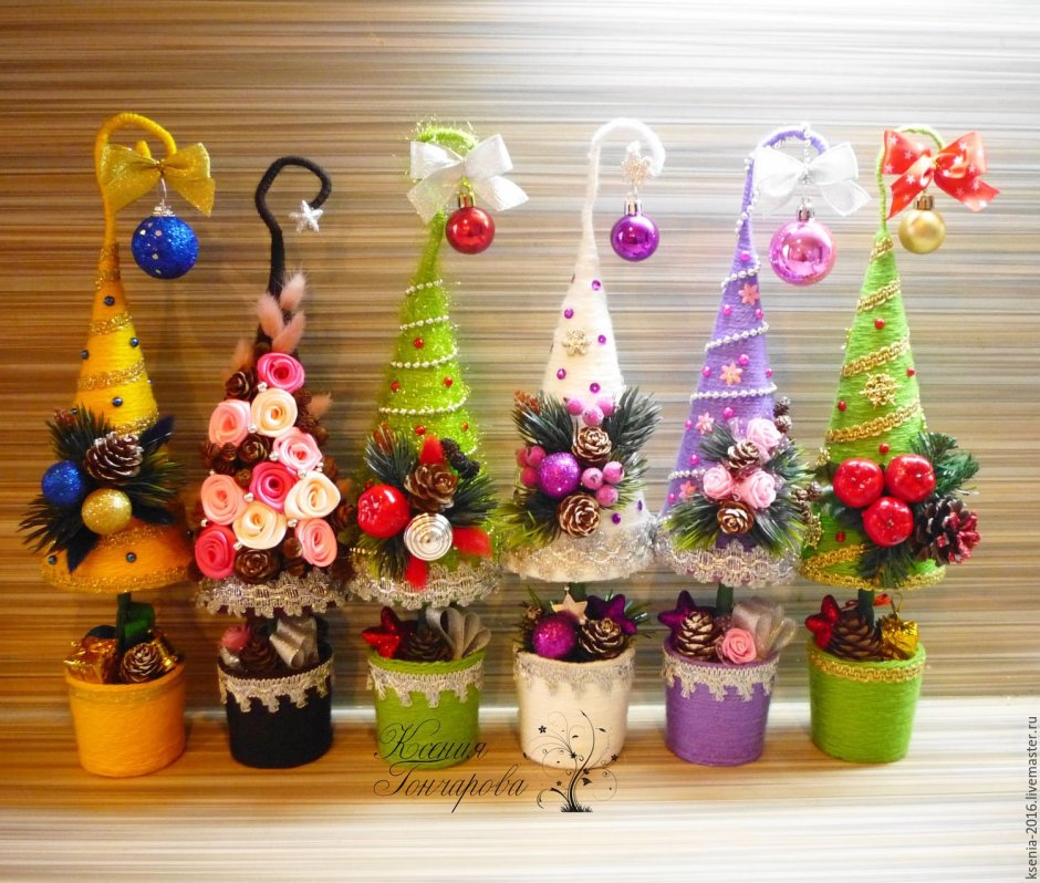 Композиция из сосновых веток