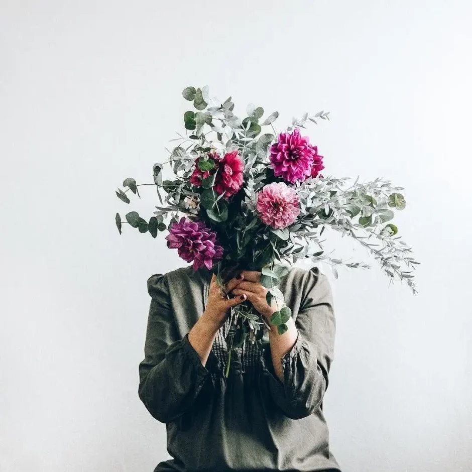 Ветки эвкалипта в интерьере