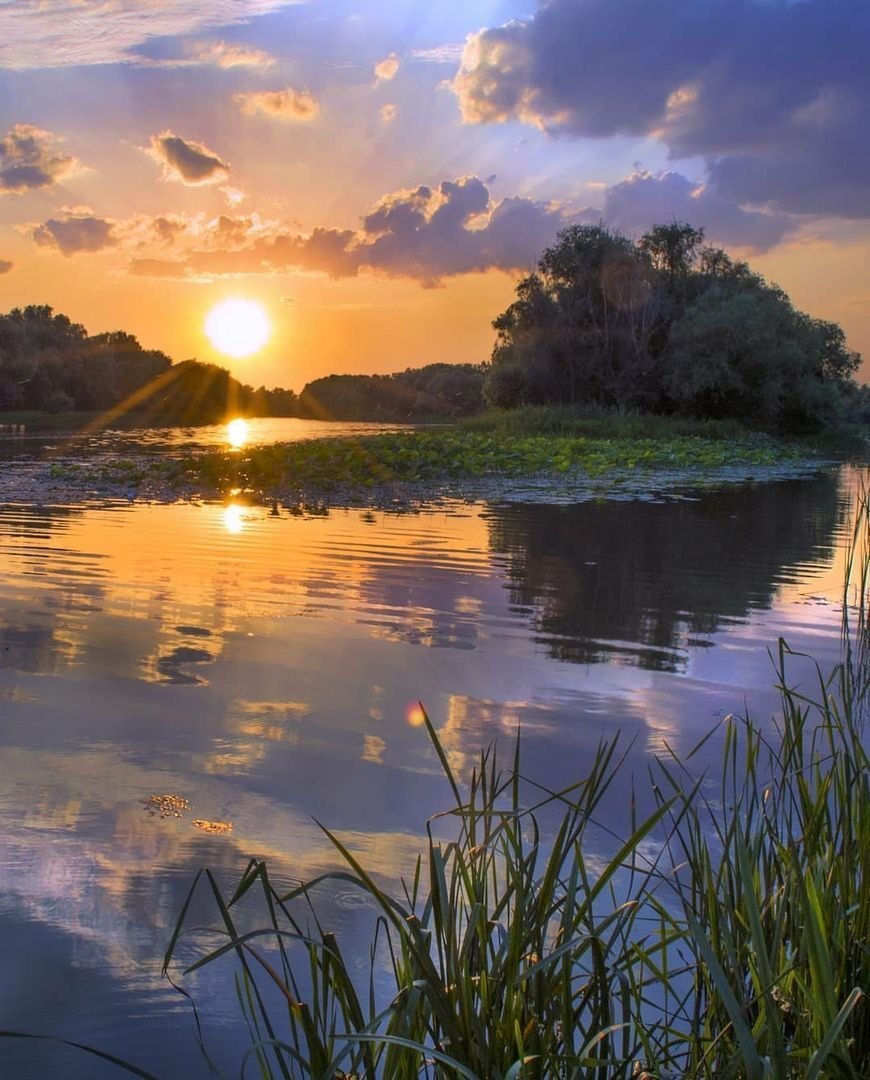 Красивый закат в России