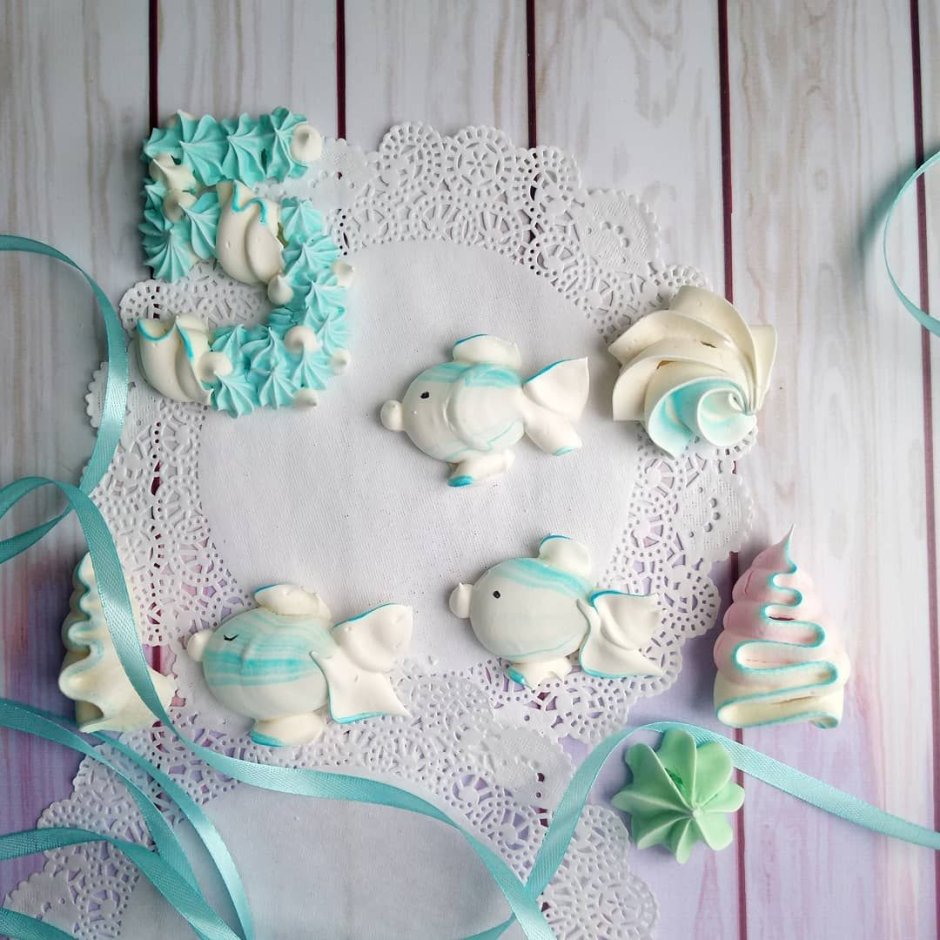 Фигурки из безе для украшения торта