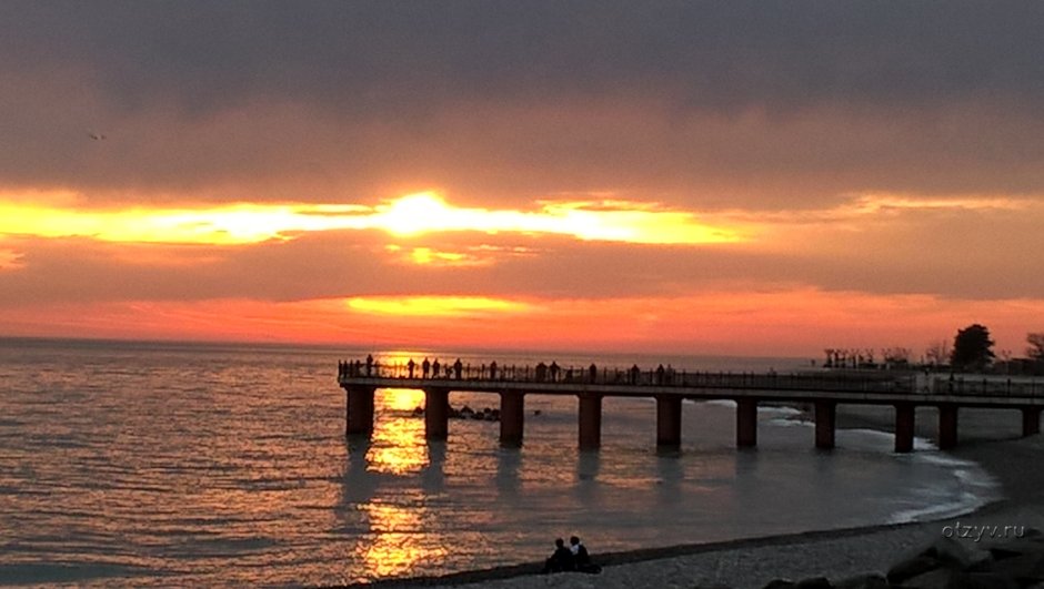 Сочи Адлер набережная вечером