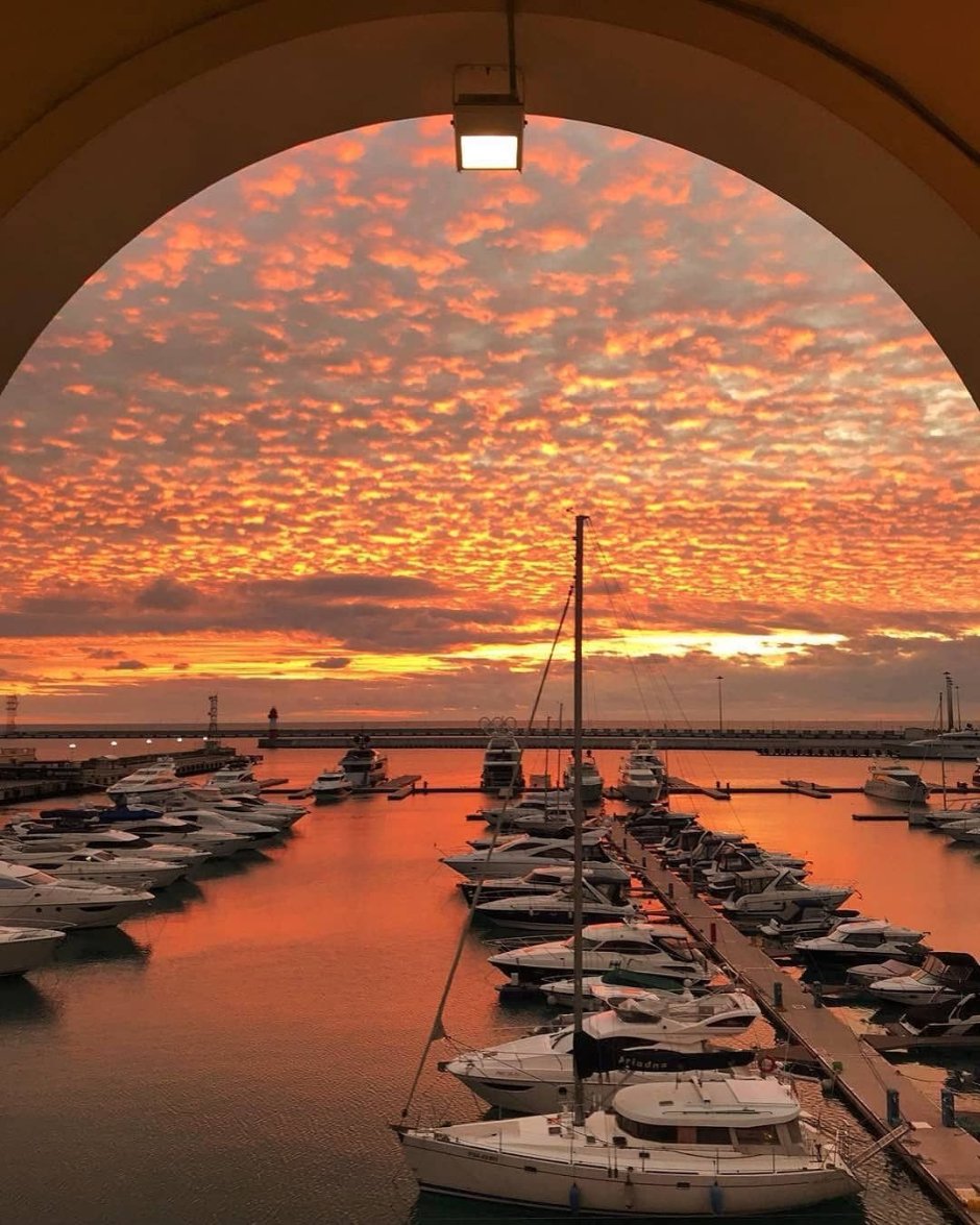 Морпорт Сочи рассвет