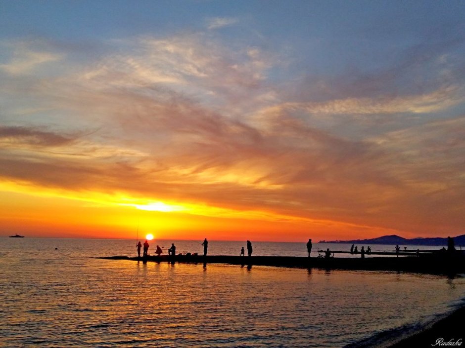 Сочи Адлер набережная вечером