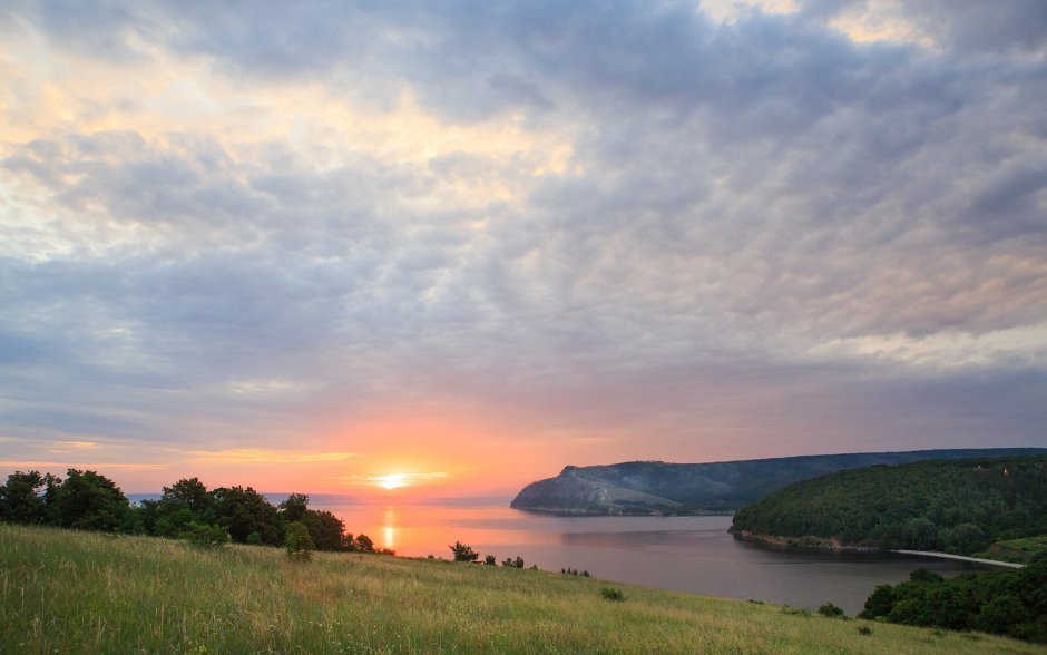 Река Волга в Самарской области закат