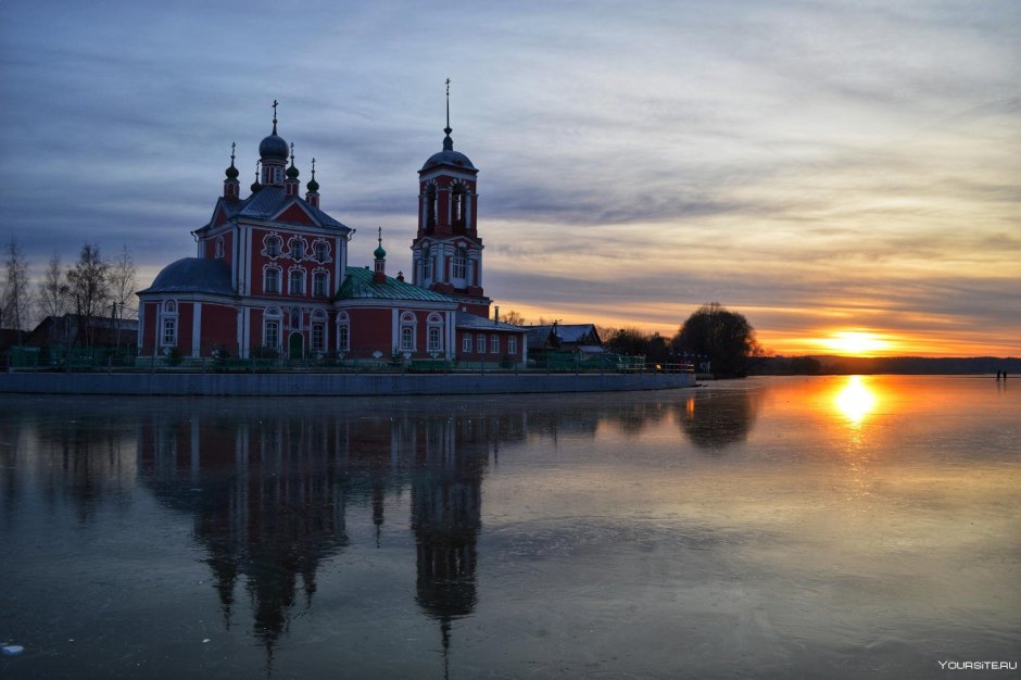 Плещеево озеро Церковь сорока мучеников
