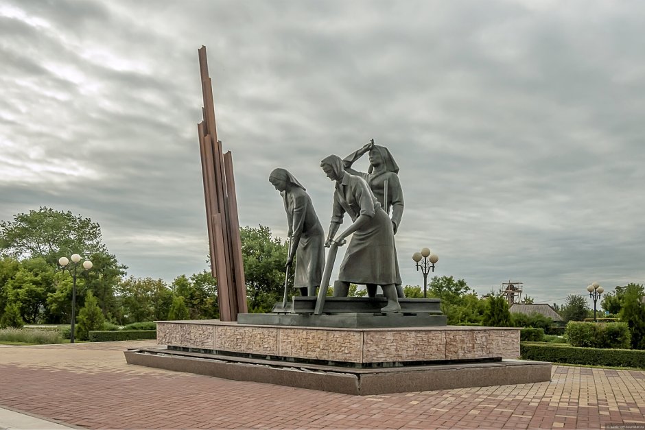 Старый Оскол памятники