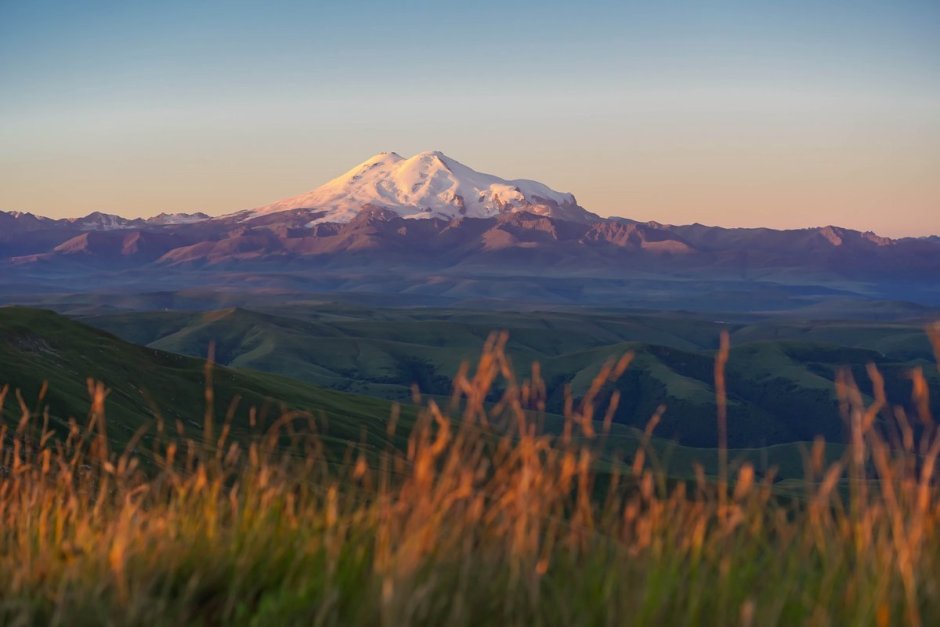 Вид на Эльбрус с плато Бермамыт