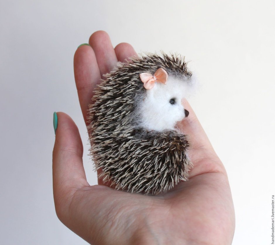 Брошь еж