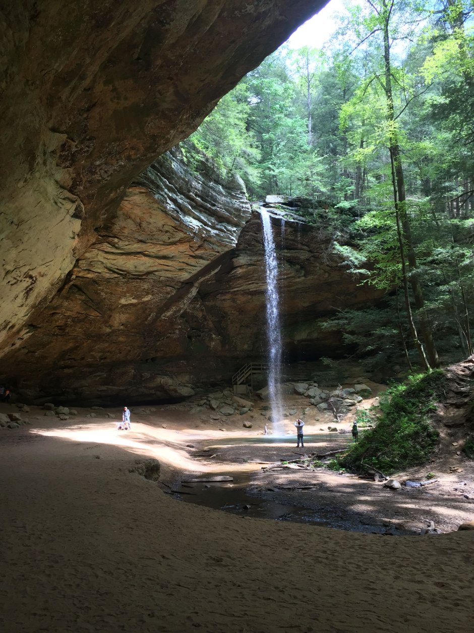 Навалищенское ущелье пещера