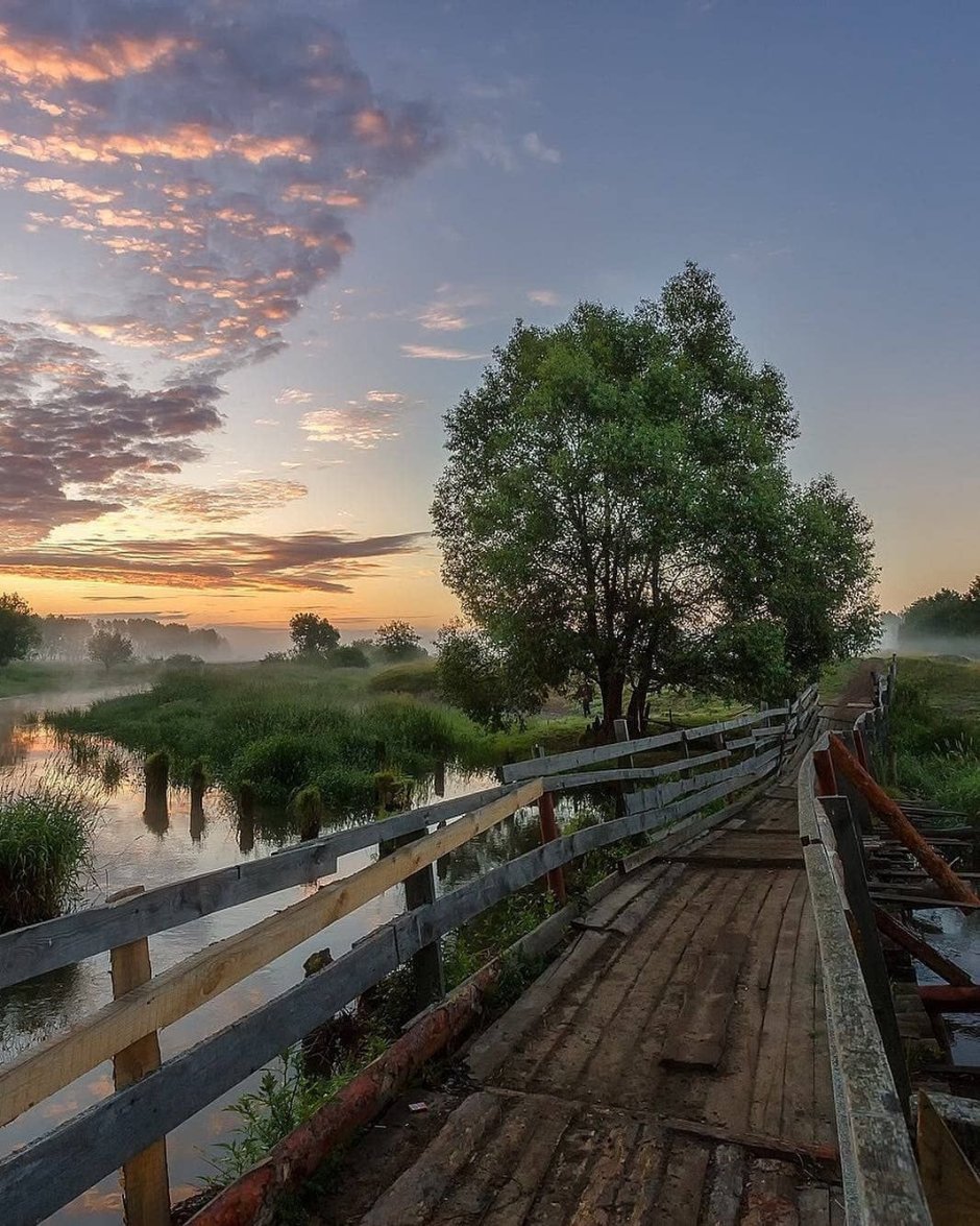 Река мостки рассвет деревня