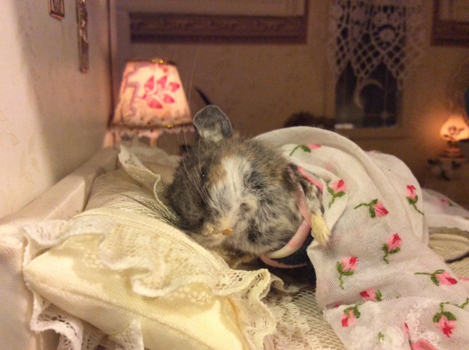 Мышка в кроватке