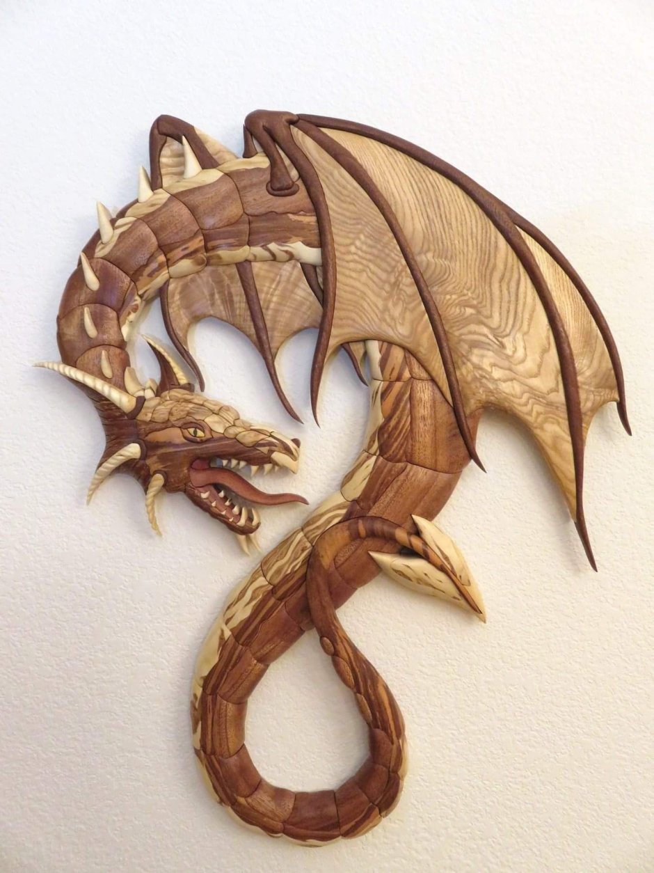 Дракон из дерева