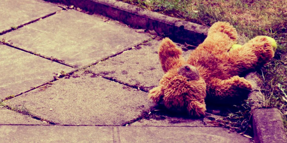 Брошенный мишка обои