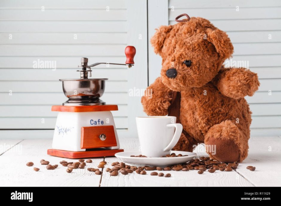 Мишка Тедди с кофе