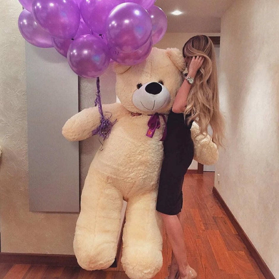 Шарики и большой медведь